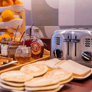 Ibis Styles Montmartre Batignolles 3*, Paris France